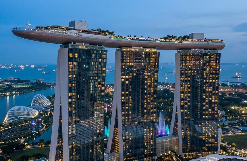 Marina Bay Sands Singapore: Berjalan di Atas Tiga Gedung